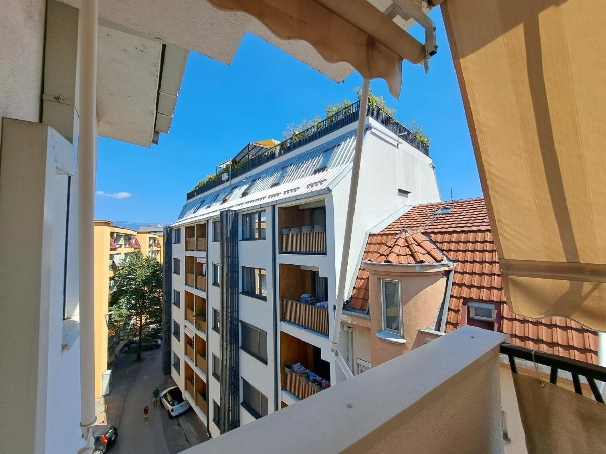 Bright Top Floor Apartment With Free Parking Σκόπια Εξωτερικό φωτογραφία